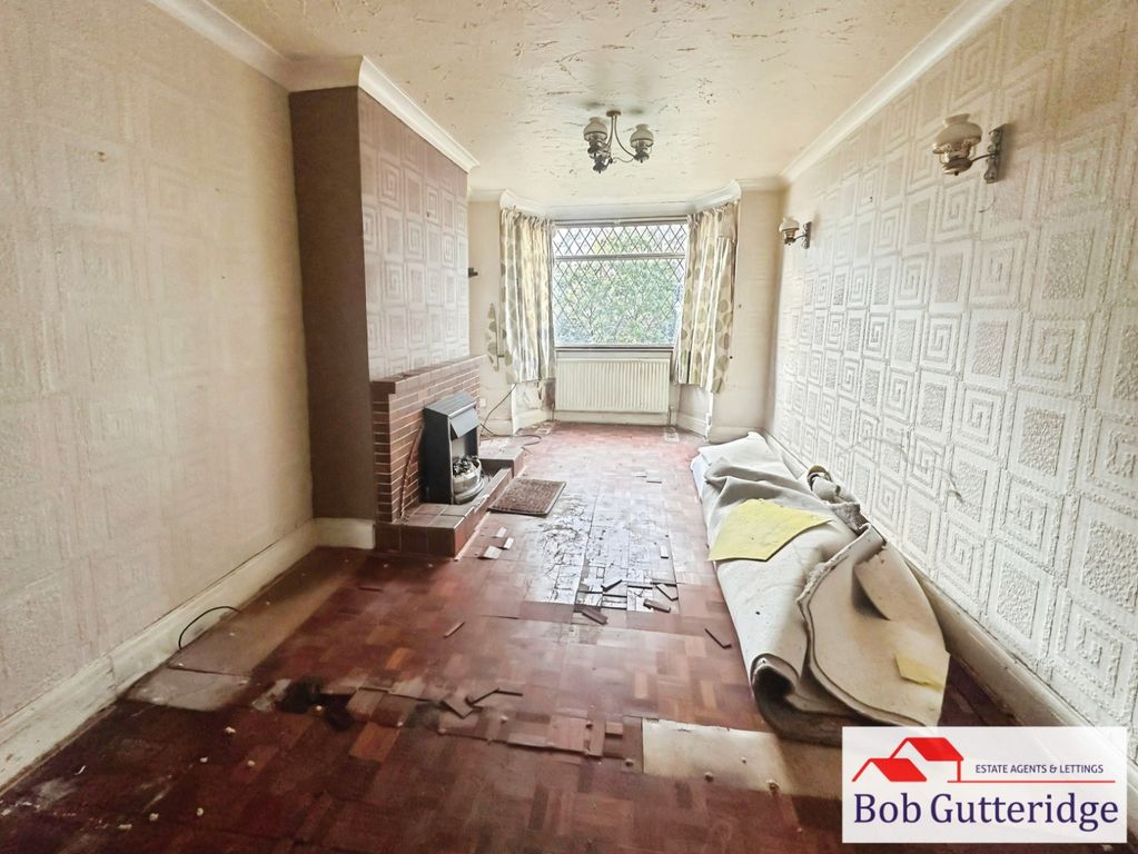 Property photo 2 of 17 Bay Fronted Lounge