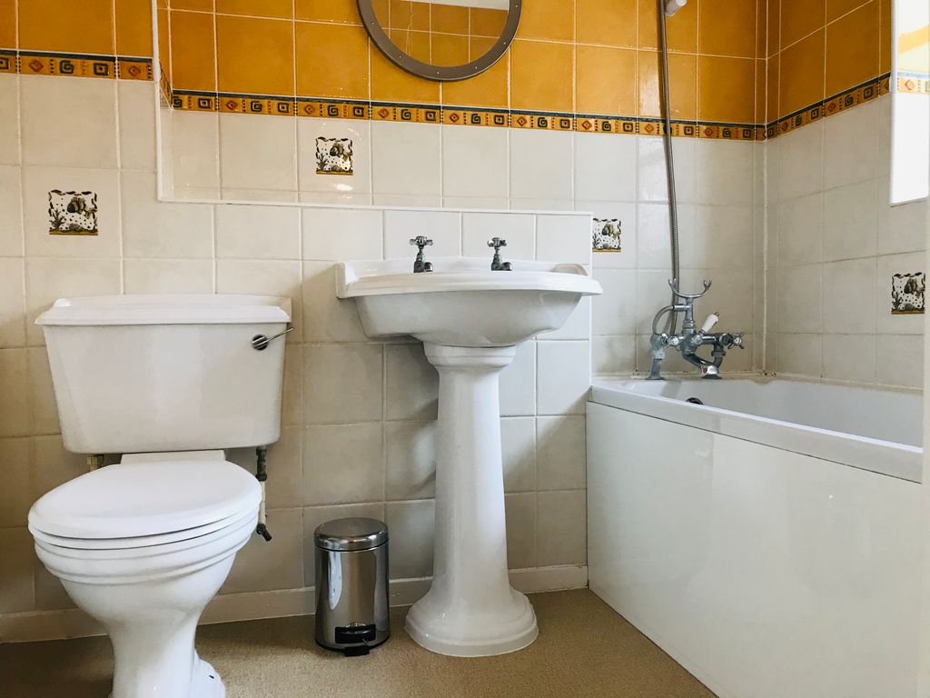 Additional image 12 of 3 bed semi-detached house to rentEssex Hall Road, Colchester CO1