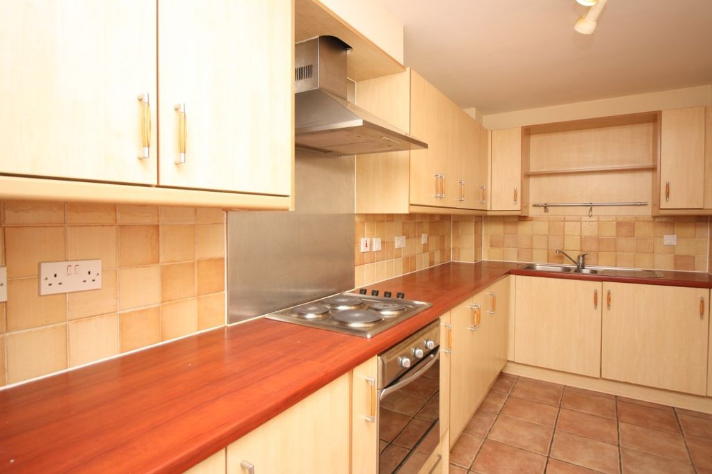 Property photo 2 of 8 Kitchen