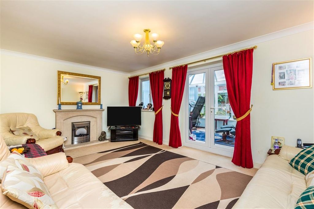 Property photo 3 of 12