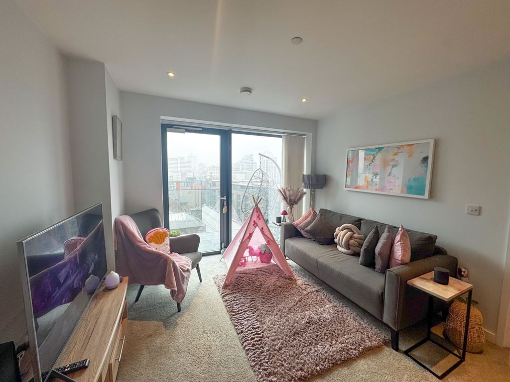 Property photo 2 of 12 Blackfriars48484Img_5071_Edited.Jpg