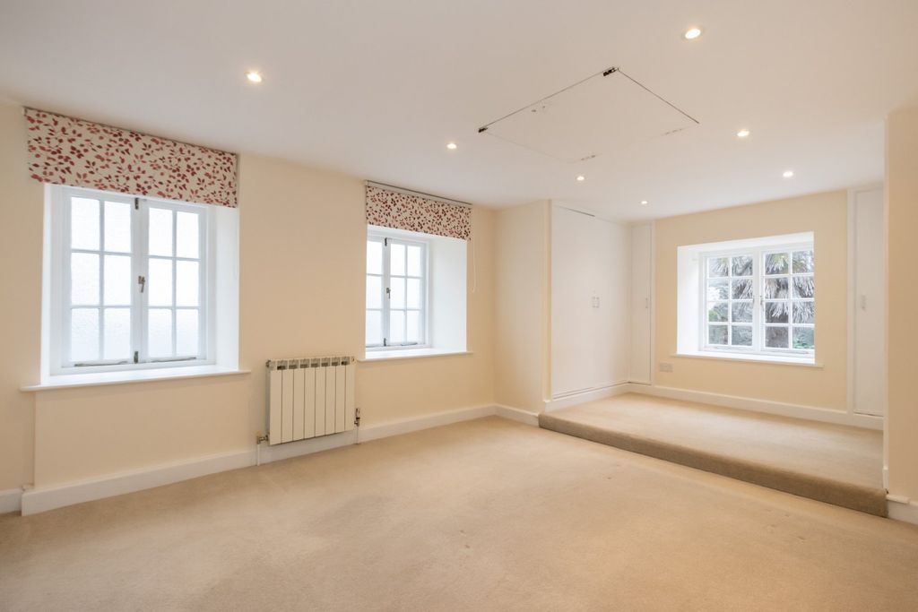 Property photo 2 of 17 Picture No. 22