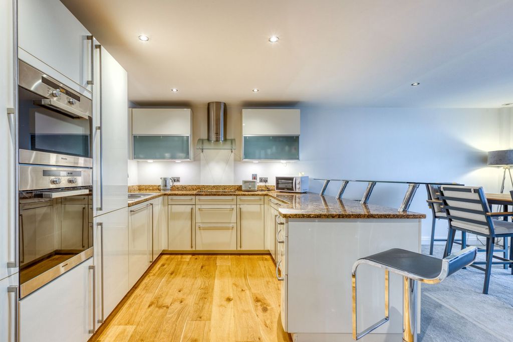 Additional image 8 of 3 bed flat for sale9 West Park Apartments, St Helier JE2