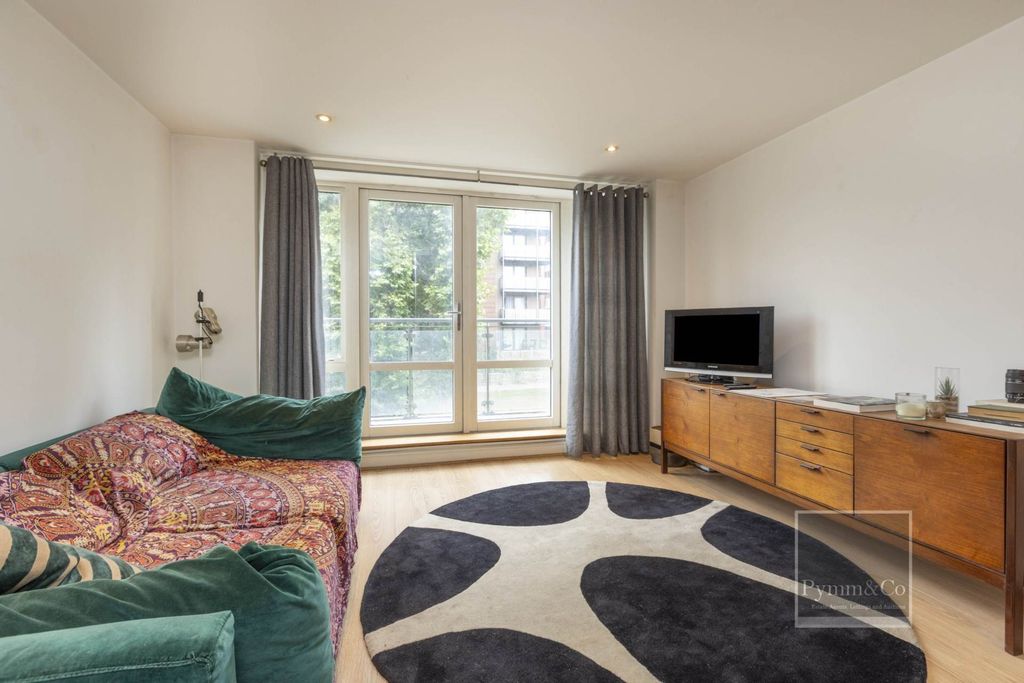 Property photo 3 of 13