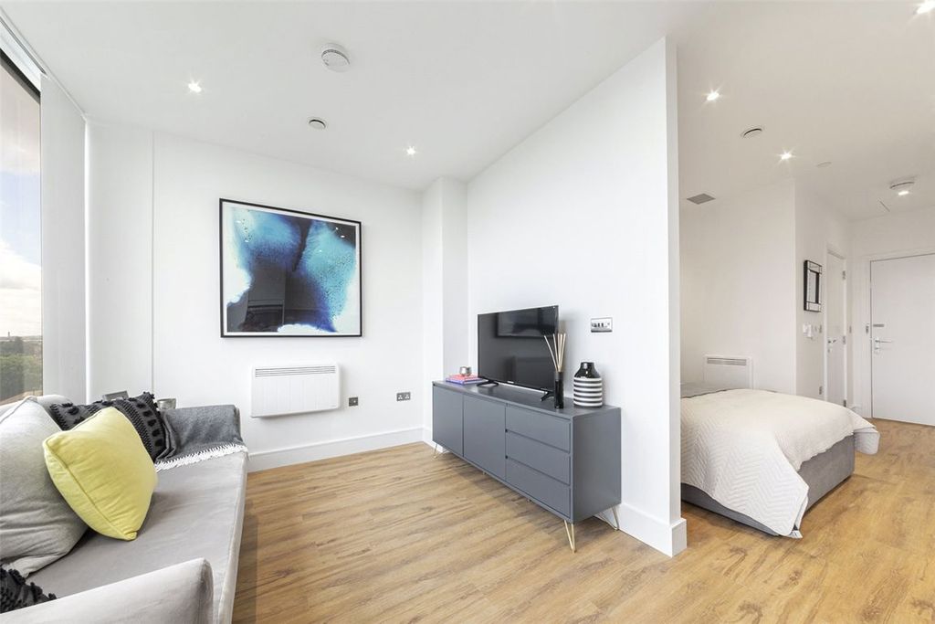 Property photo 3 of 16