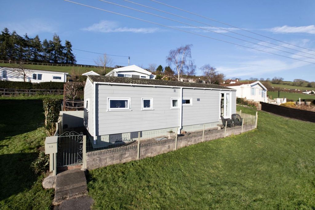 Property photo 2 of 10