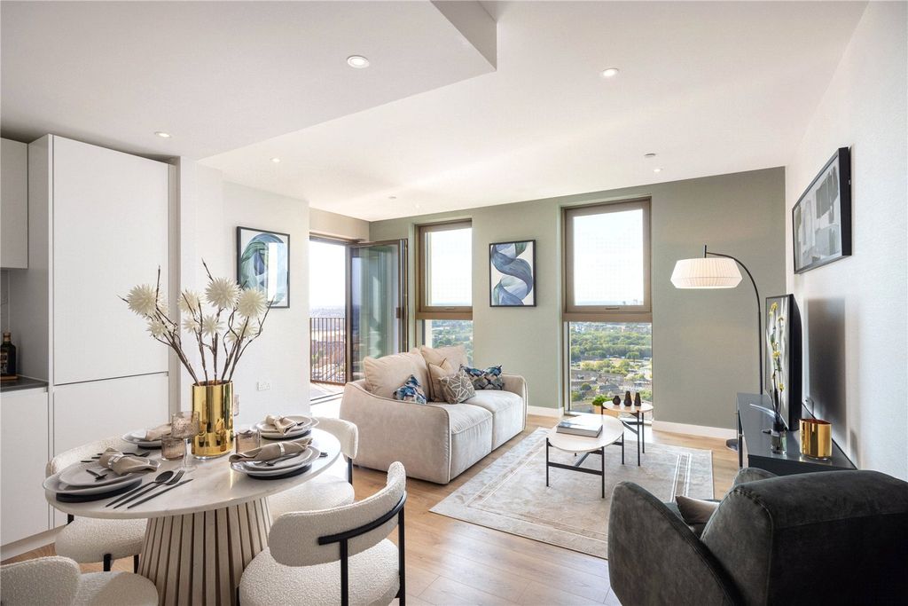 Property photo 1 of 17 Living Room