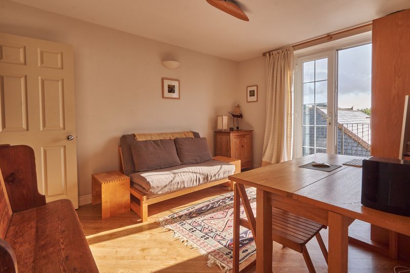 Property photo 3 of 11 Living Room