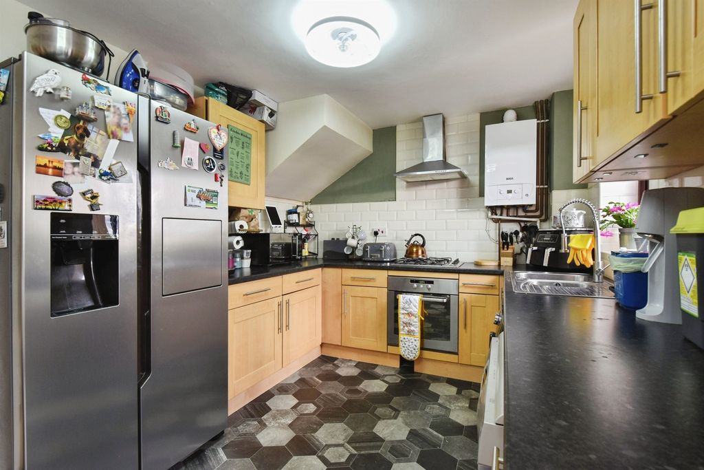 Property photo 3 of 18