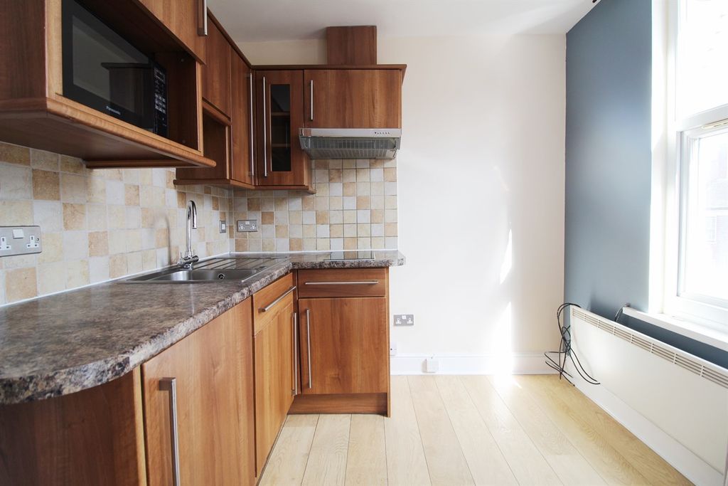 Property photo 3 of 4 Kitchen