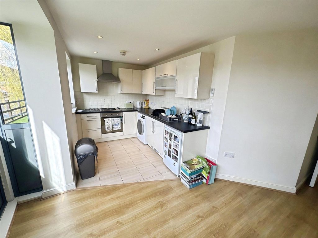 Property photo 3 of 12 Picture No. 14