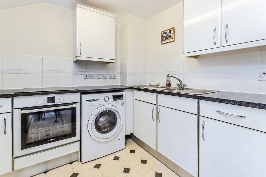 Property photo 3 of 16