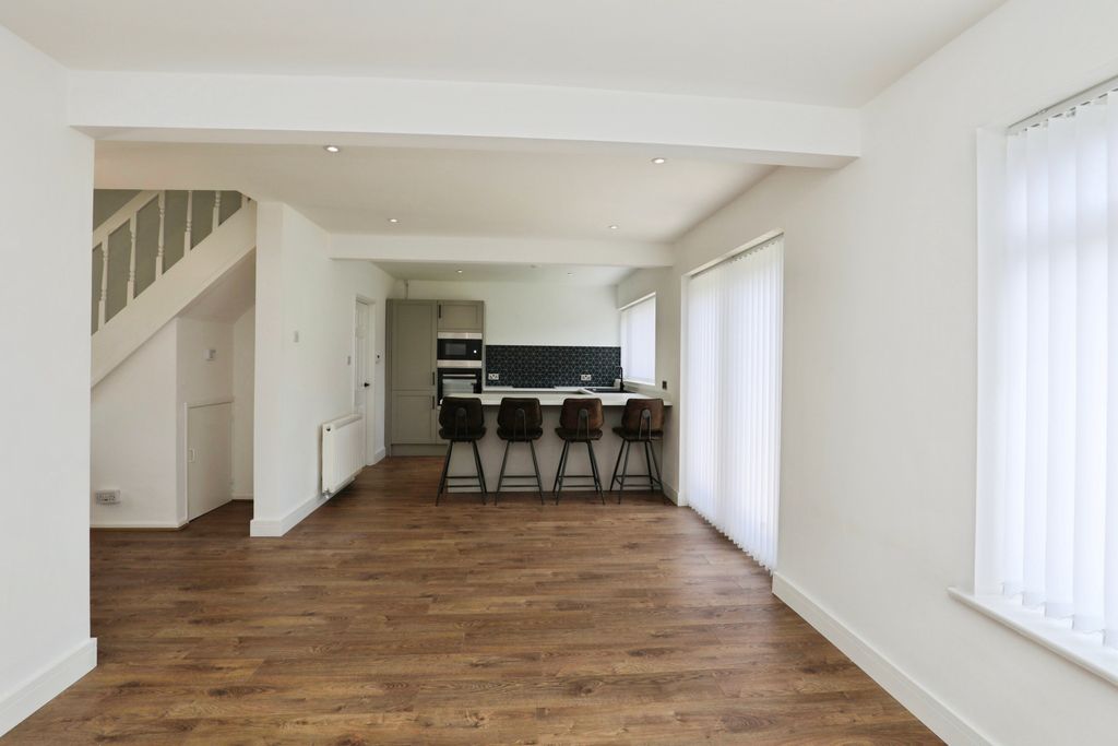 Property photo 3 of 15 Kitchen/Family Room