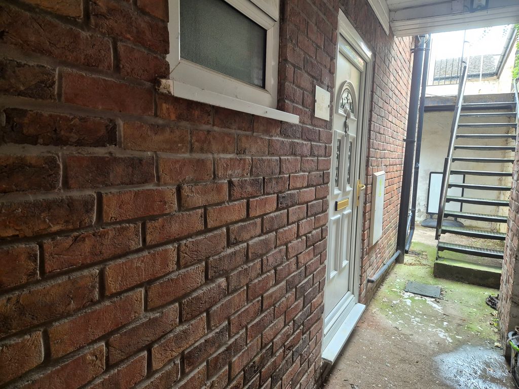 Property photo 1 of 9 Exterior