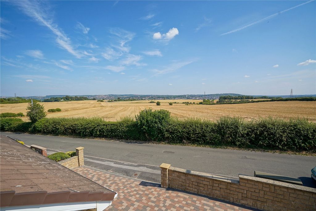 Property photo 2 of 30 Picture No. 04