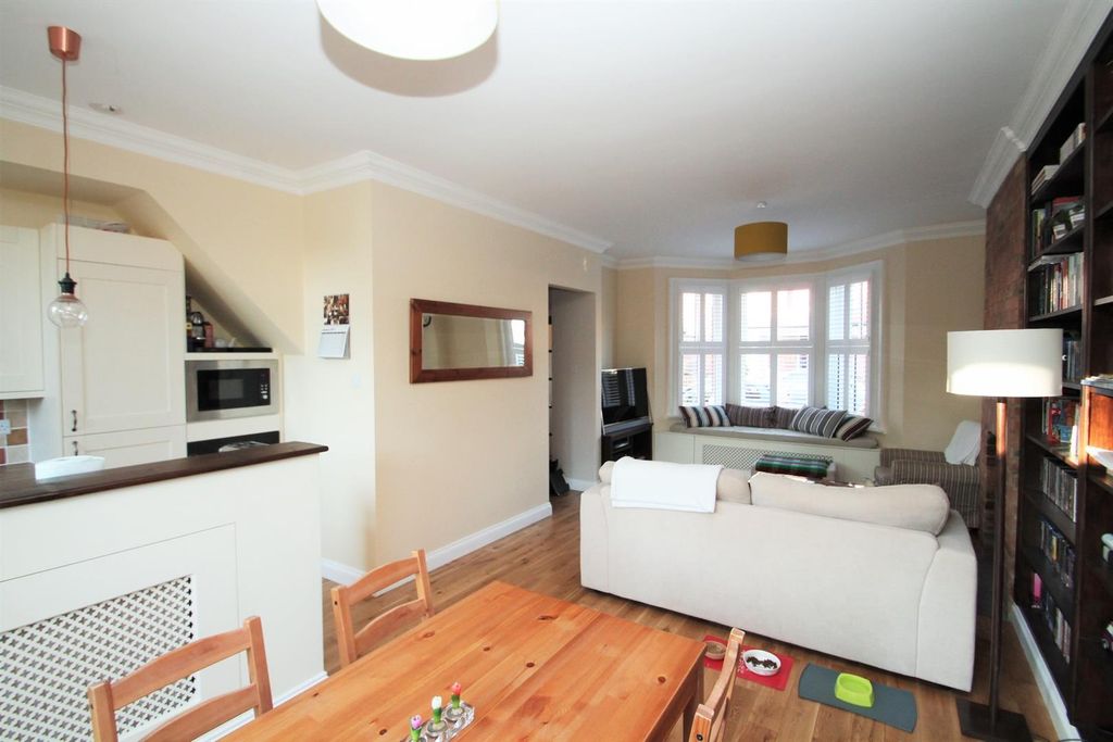 Property photo 2 of 12 13 Lance Road 008.Jpg