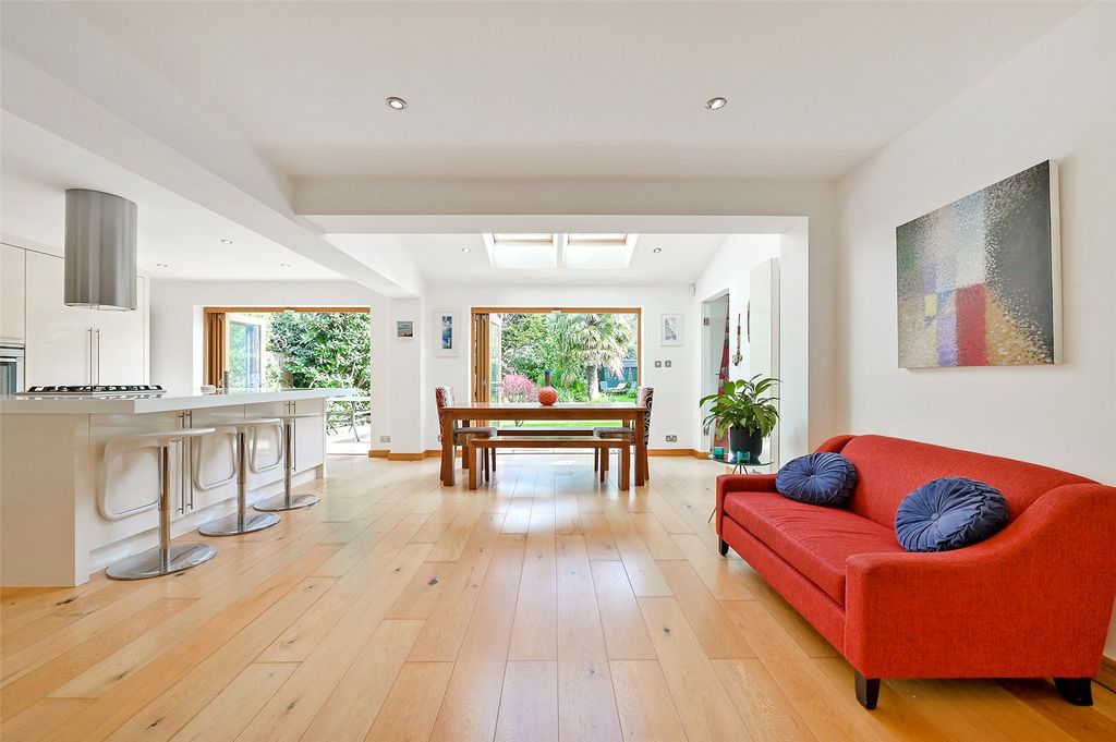 Property photo 2 of 14 Kitchen