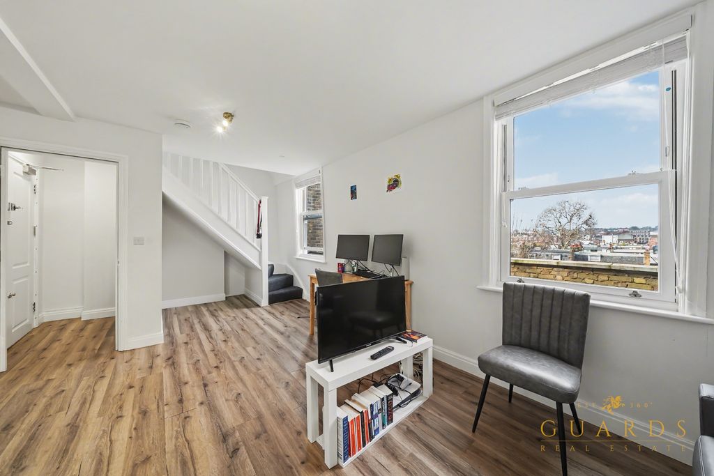 Property photo 3 of 10