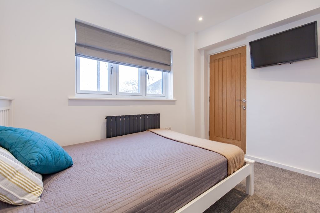 Property photo 1 of 6 122879