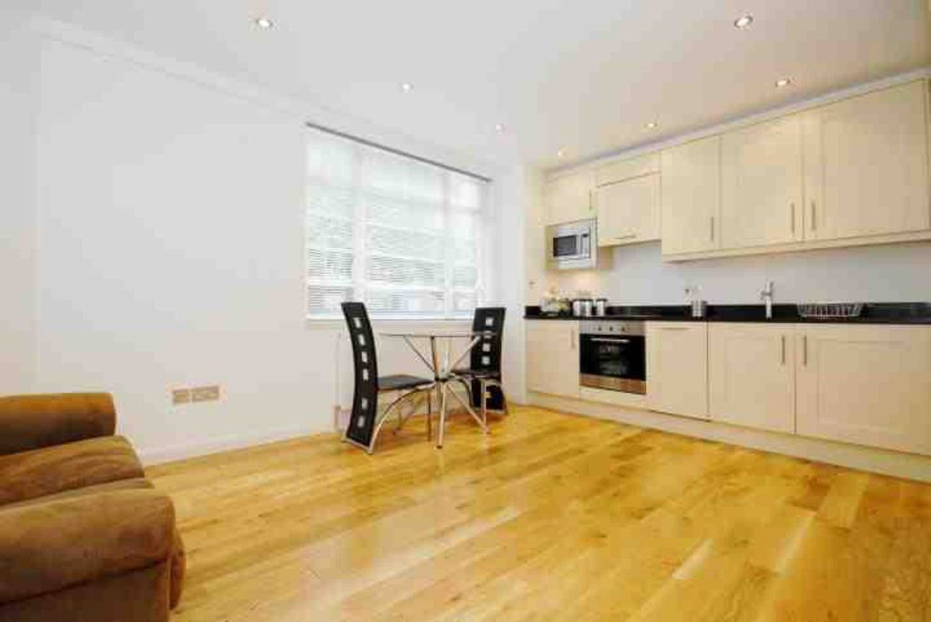 Property photo 1 of 5 Kitchen/Reception