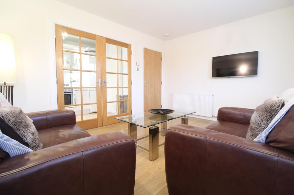 Property photo 2 of 9 Lounge Alt