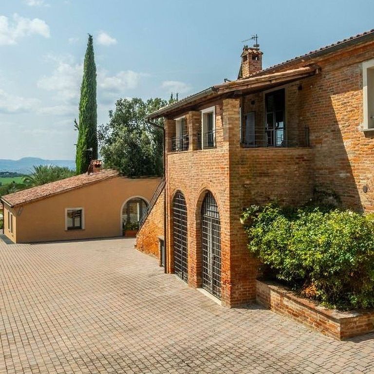 Property photo 1 of 25 Charming Farm In Castiglione Del Lago, Umbria