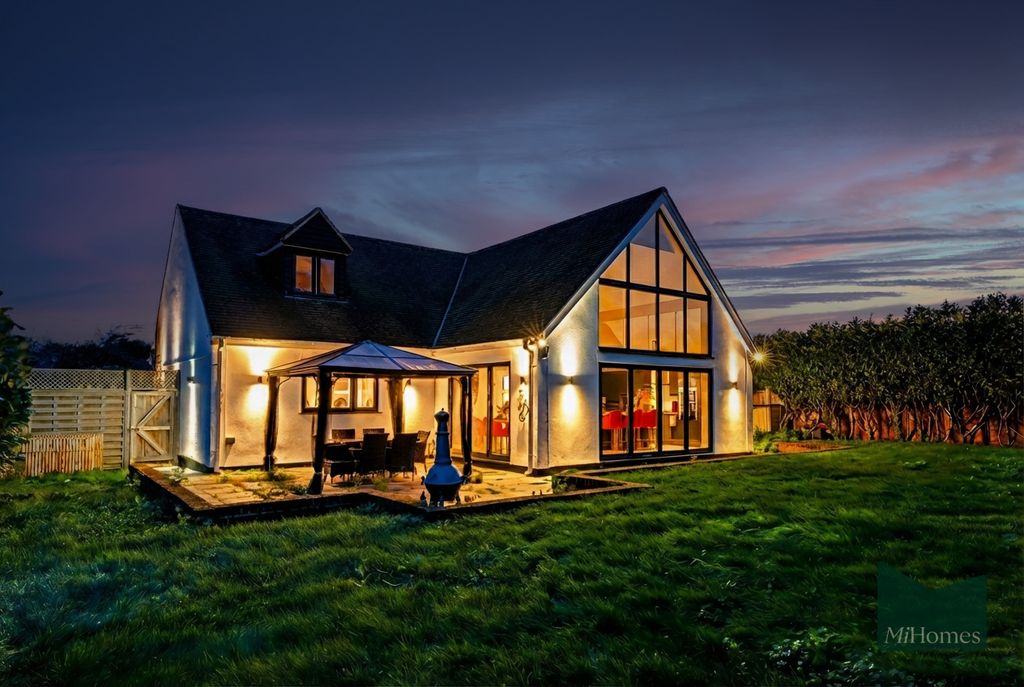 Property photo 3 of 32