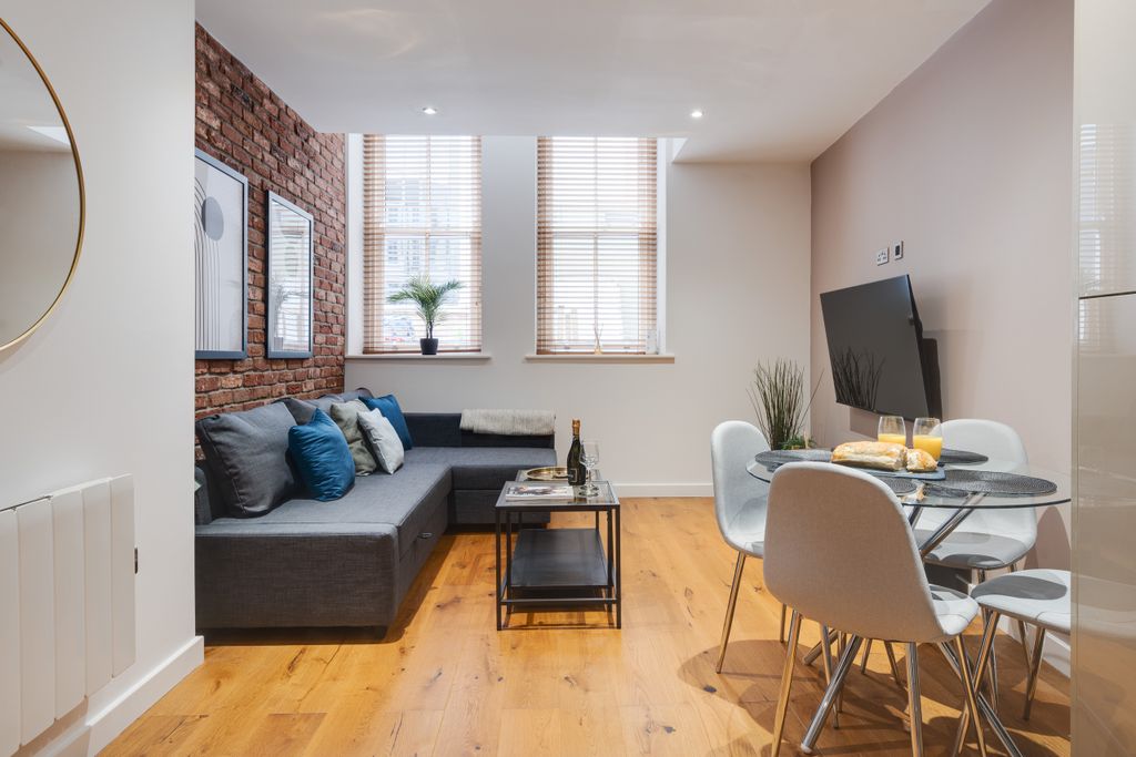 Property photo 2 of 44 Hounds Gate Court (18 Of 70)