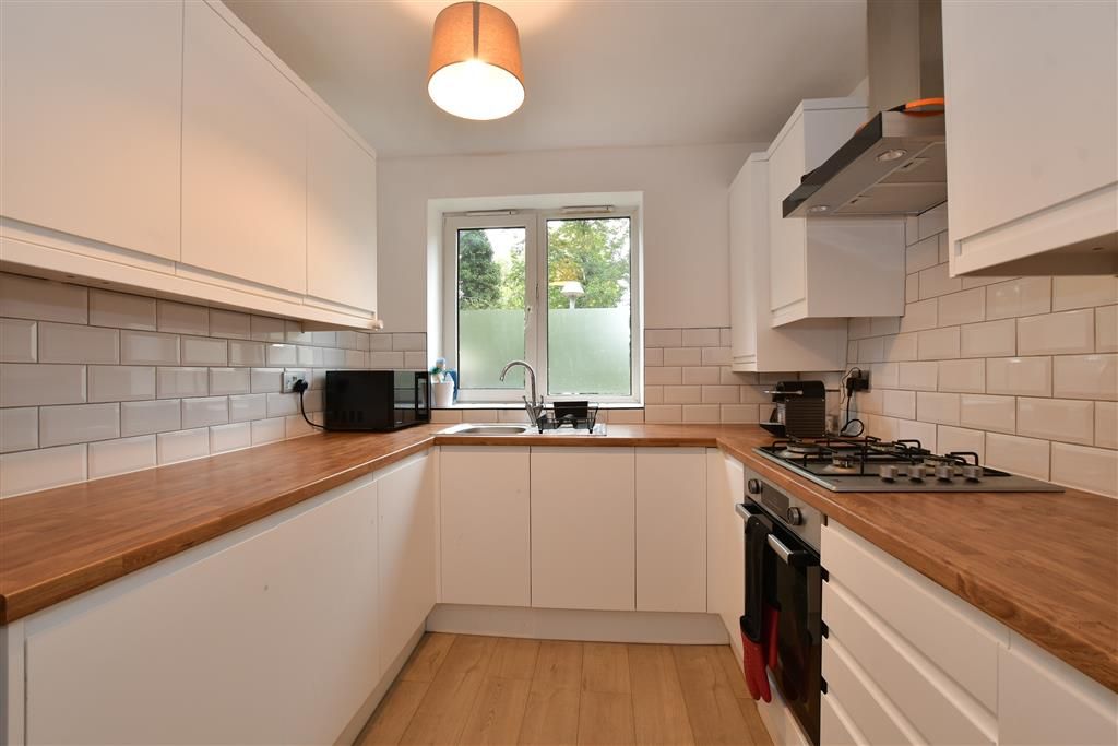 Property photo 2 of 20 Kitchen