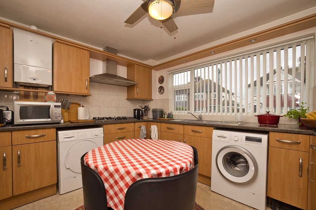 Property photo 3 of 12 Picture 3