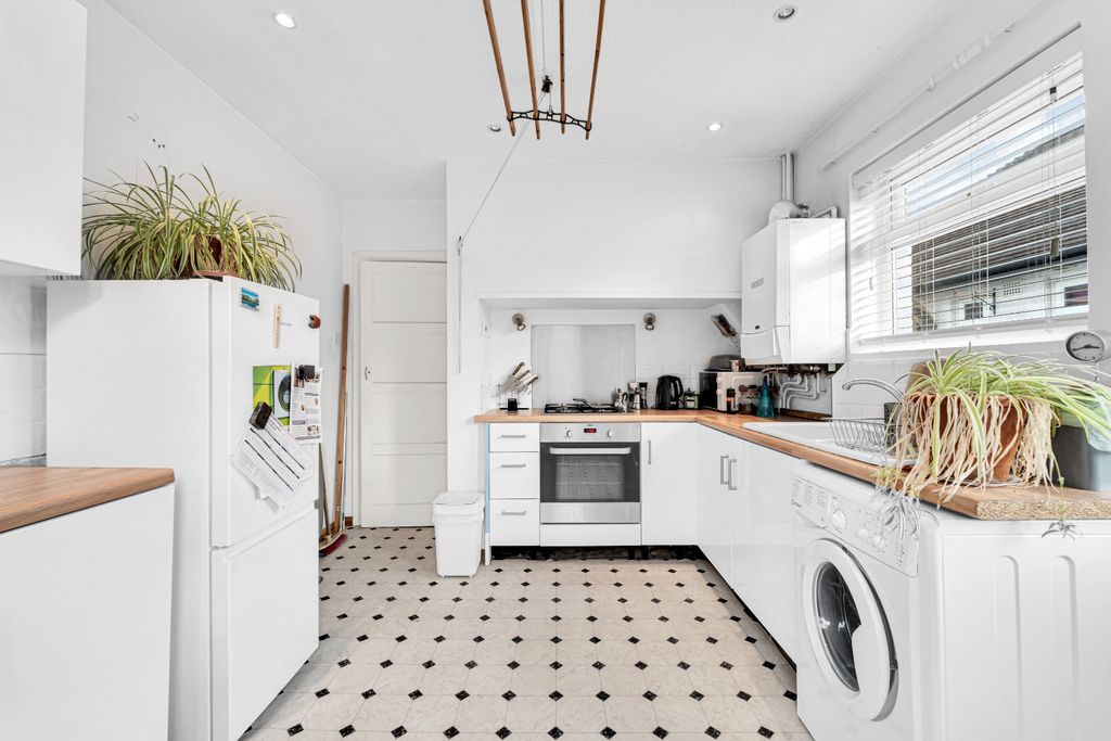 Property photo 1 of 16 4560311