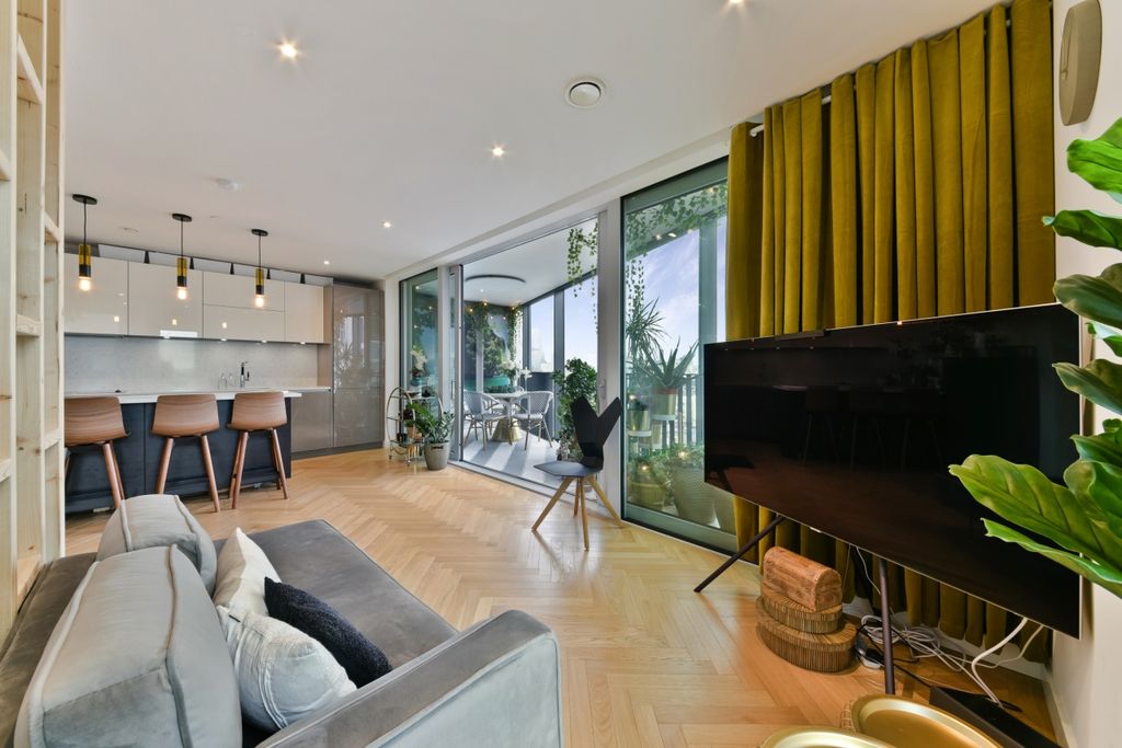 Property photo 1 of 11 Living Area