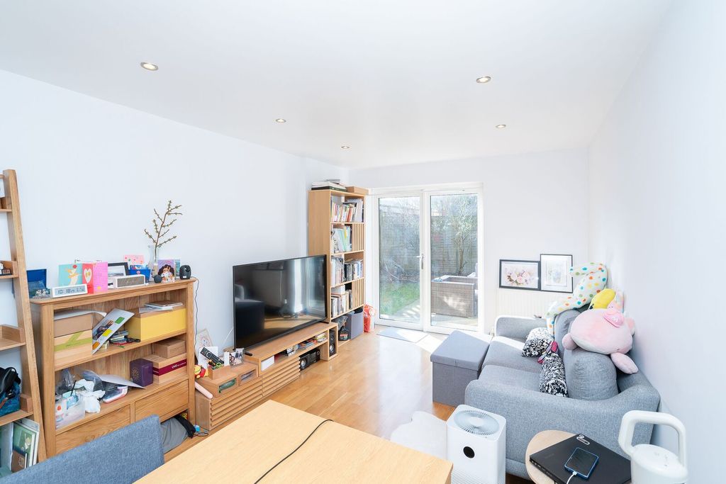 Property photo 2 of 16