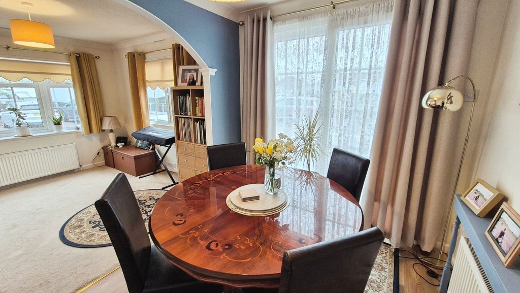 Property photo 3 of 15 Dining Room