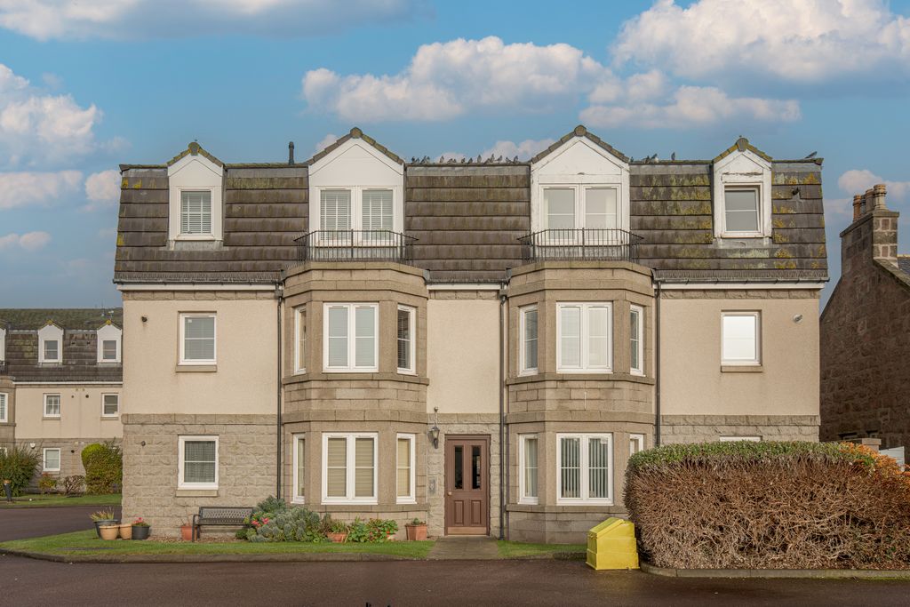 Property photo 1 of 13 Exterior