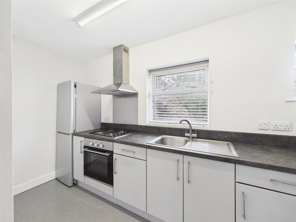 Property photo 3 of 10 Cam04063G0-Pr0107-Still003.Jpg
