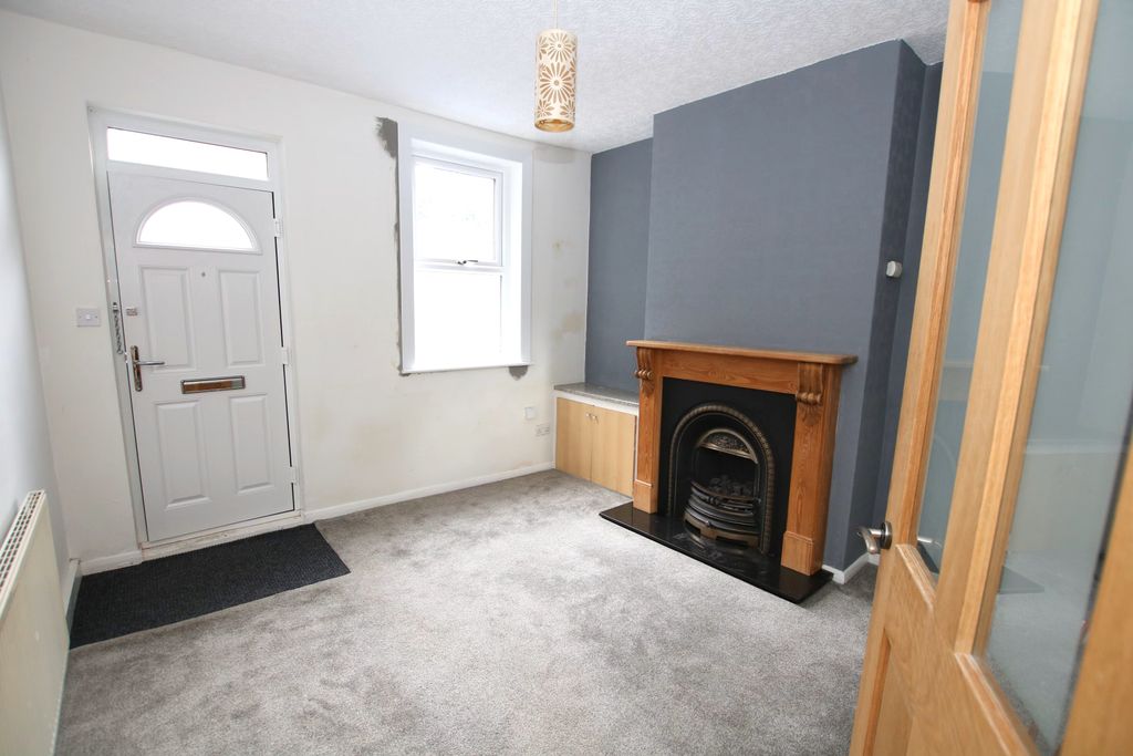 Property photo 2 of 8