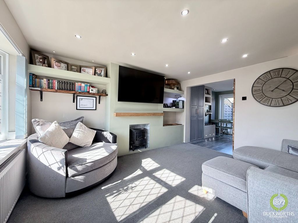 Property photo 2 of 26