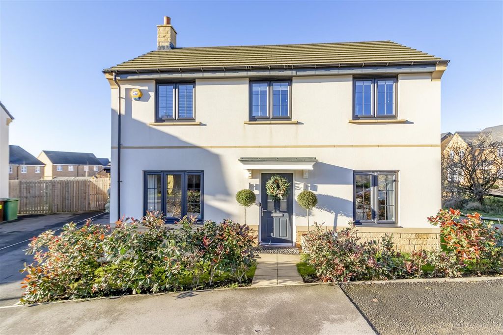 Property photo 2 of 22 Exterior - 4.Jpg