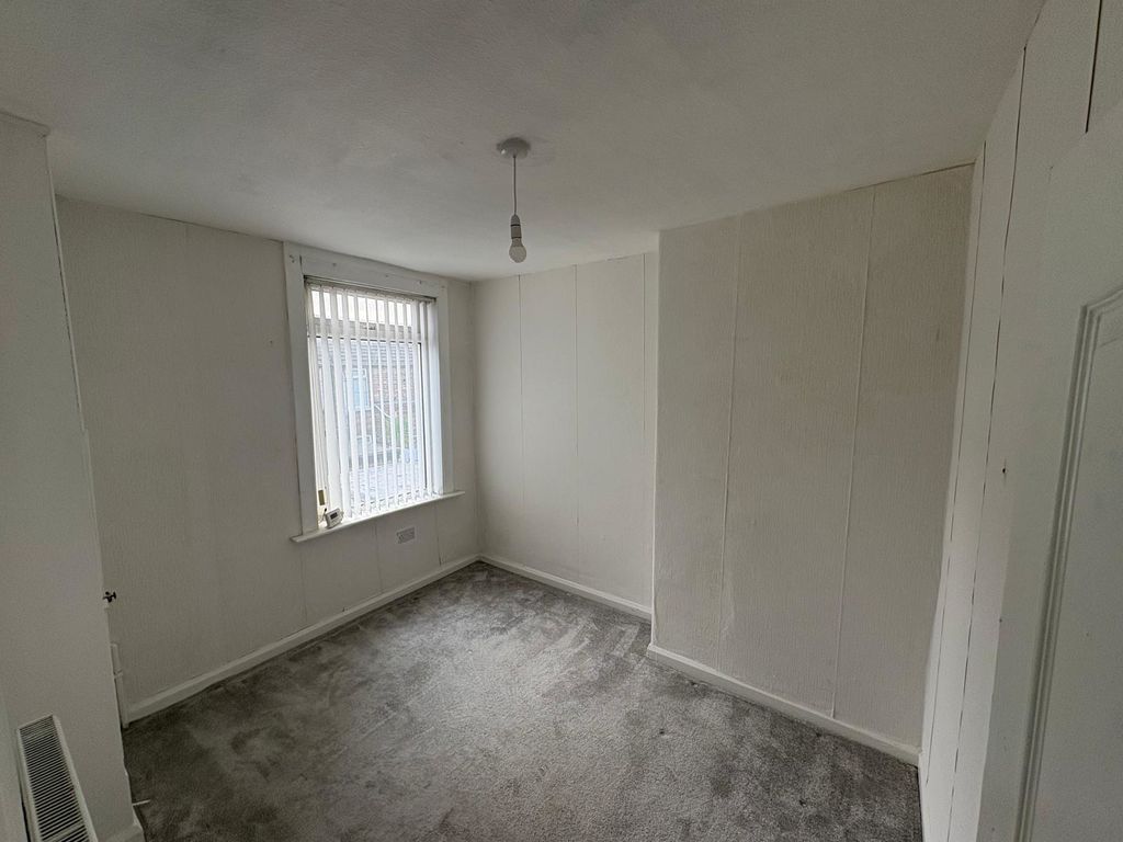 Property photo 3 of 9 Bedroom 2