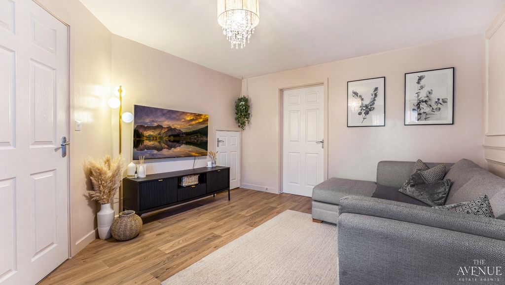 Property photo 2 of 37 4824795