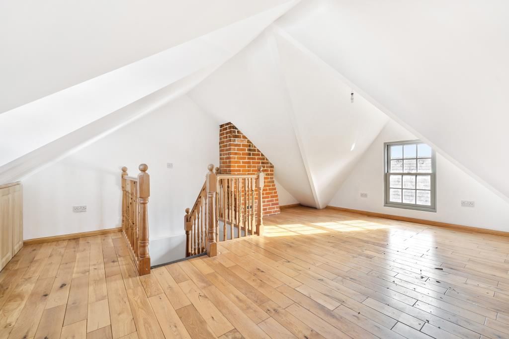 Property photo 3 of 12 Bedroom