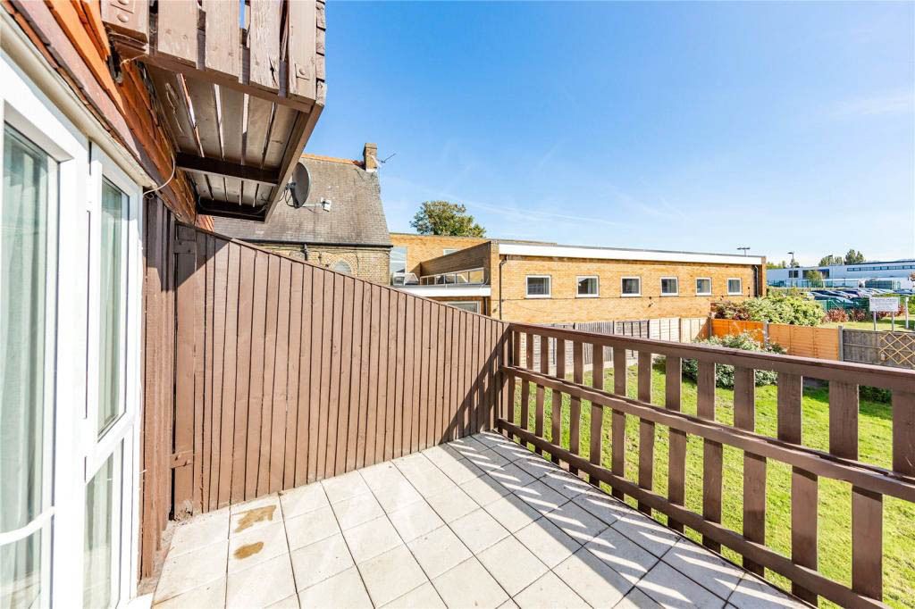 Property photo 2 of 15 Picture No. 20