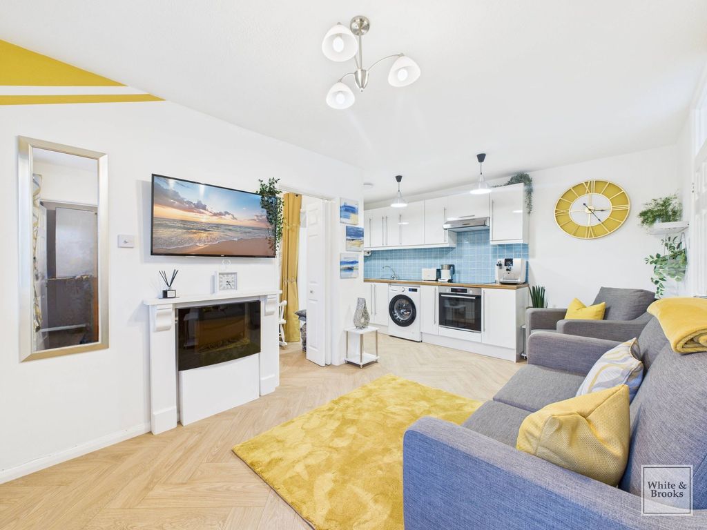 Property photo 2 of 17 Kitchen/Living Room