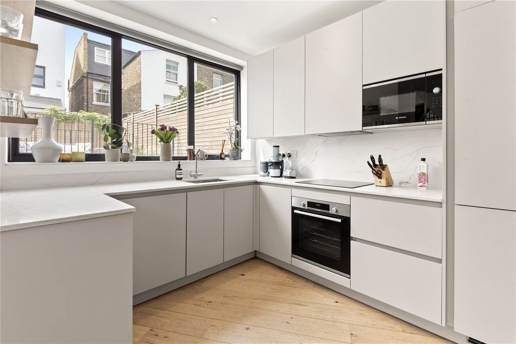 Property photo 2 of 15 Kitchen