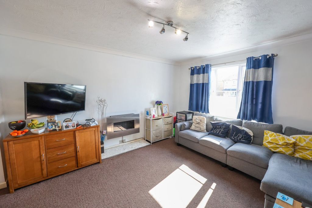 Property photo 3 of 13