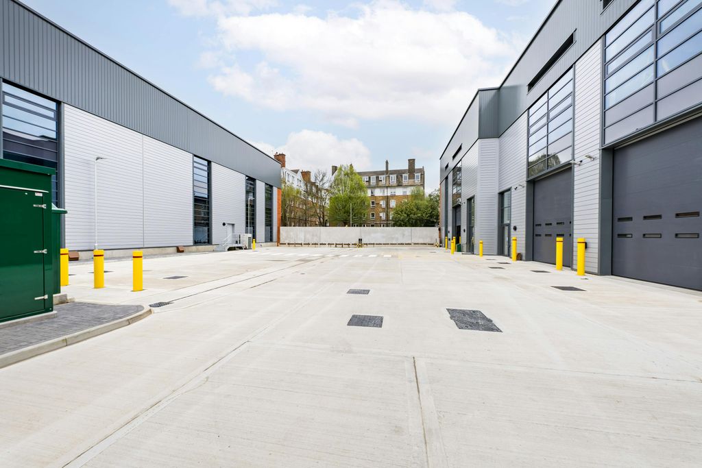 Property photo 3 of 8 Web Files_Ground_Exports_Brixton_Bloom Developments_Apr2413.Jpg