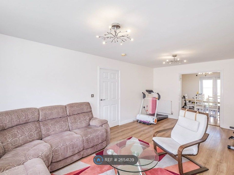 Property photo 2 of 15 The Living Room Launge