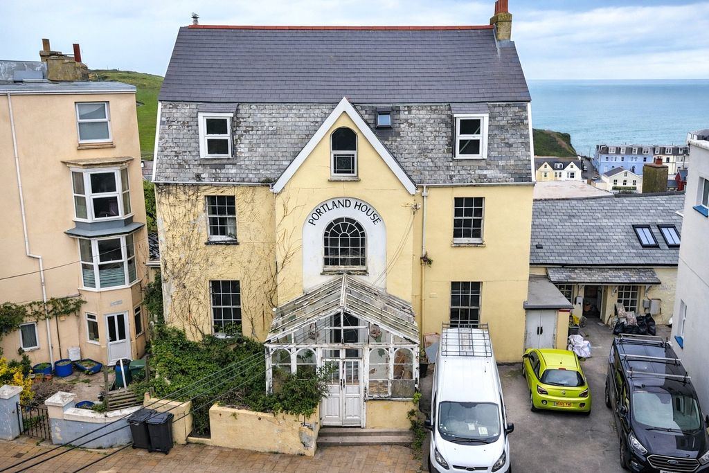 Property photo 2 of 18 2 - Picture No. 31