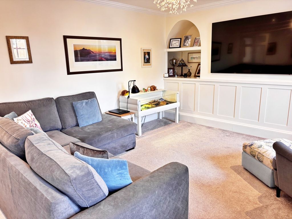 Property photo 3 of 26